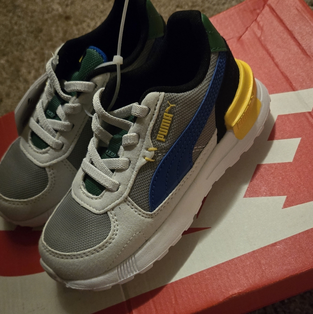 Kids pumas